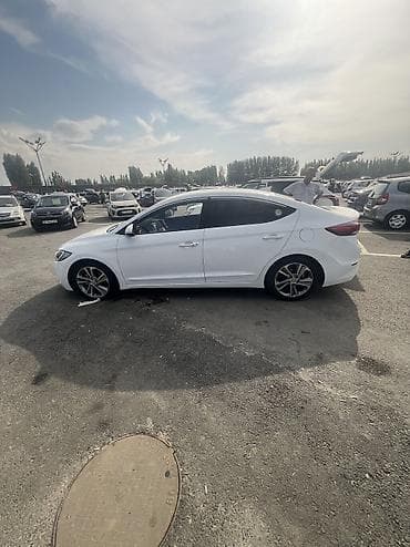 byd e7: Hyundai Avante: 2018 г. — 2