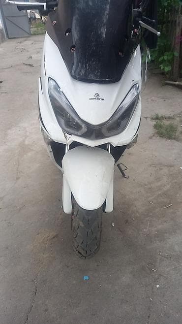 скутер вод: Макси-скутер Honda, 50 куб. см, Бензин, Б/у — 2
