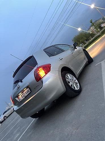 mitsubishi акула: Toyota Auris: 2007 г., 1.6 л, Робот, Бензин, Хэтчбэк — 7