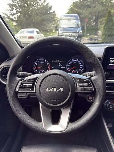 step 2: Kia K3: 2022 г., 1.6 л, Вариатор, Бензин, Седан — 8