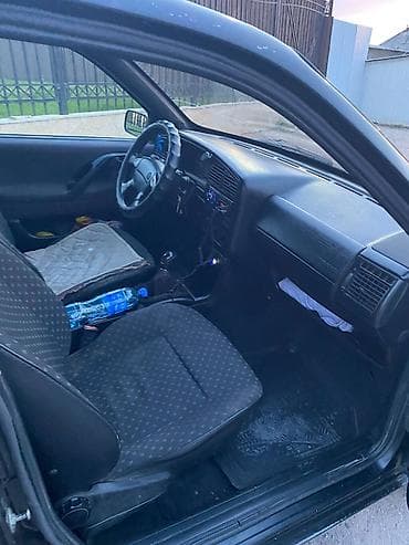 чехол на пассат б3: Volkswagen Passat: 1994 г., 1.8 л, Механика, Бензин, Седан — 10