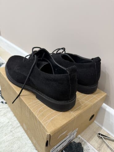 Аксессуарлар: Продаю кроссовки Размеры 39–40. Все оригиналы — 8