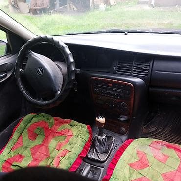 Унаа сатуу: Opel Vectra: 1999 г., 2 л, Кол менен иштөөчү, Бензин, Седан — 2