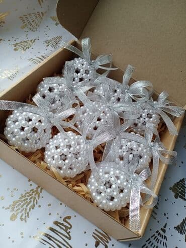 жемчужные свечи: Набор елочных украшений ручной работы — белые шарики с “жемчужным” — 1