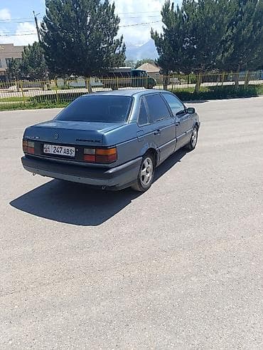 Унаа: Volkswagen Passat: 1989 г., 1.8 л, Кол менен иштөөчү, Бензин, Седан — 3