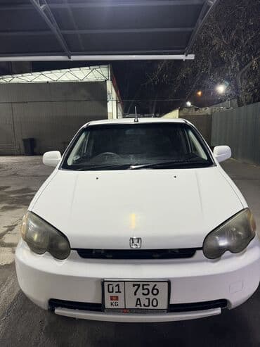 продаю в связи переездом: Компактный кроссовер/универсал белого цвета. Основные особенности: - — 4