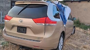 киа на продажу: Toyota Sienna: 2012 г., 3.5 л, Автомат, Бензин, Минивэн — 7