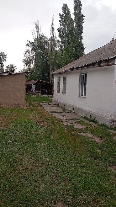 Кыймылсыз мүлк: Продаётся частный дом с участком. Характеристики: - Один этаж — 3