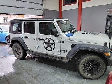 Jeep Wrangler: 2020 г.