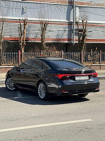 Toyota Avalon: 2021 г., Гибрид, Седан — 5