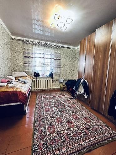 сдаю дом с сараем: Дом с большим двором и хозяйственными постройками - Отдельно стоящий — 4