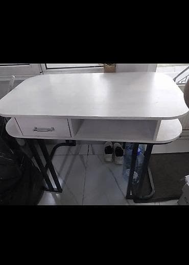 foldable table: Маникюрный столик 

- Цвет: белый — 2