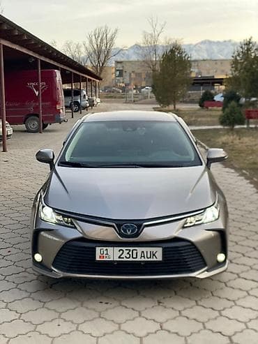 toyota corolla 2020: Toyota Corolla: 2021 г., Гибрид, Седан — 5