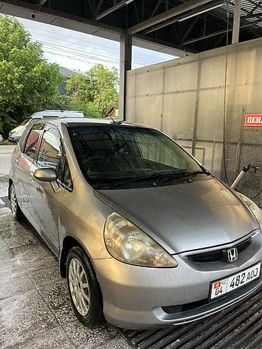 Honda Fit: 2003 г., 1.5 л, Автомат, Бензин, Хэтчбэк