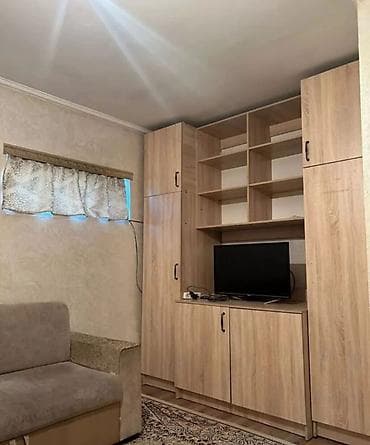 квартира на карпинке сдаю: 2 комнаты, С мебелью частично — 4
