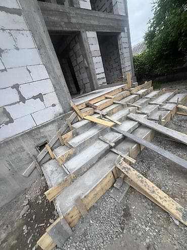 услуги по заливке фундамента: Бетонная лестница Для дома, Форма лестницы: Много-маршевая — 7