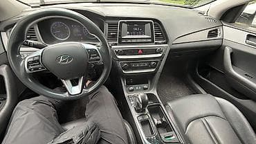 Продажа авто: Hyundai Sonata: 2021 г., 2 л, Автомат, Газ, Седан — 8
