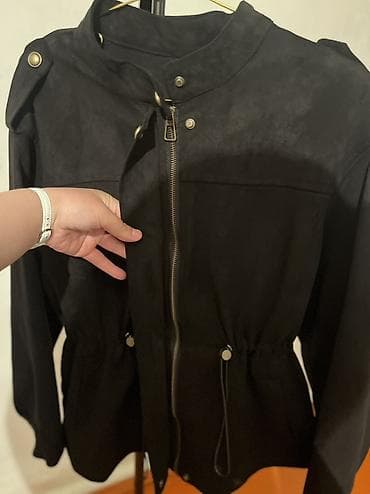 Личные вещи: Женская куртка-парка из чёрного замша/эко-замша. - Прямой силуэт с — 3