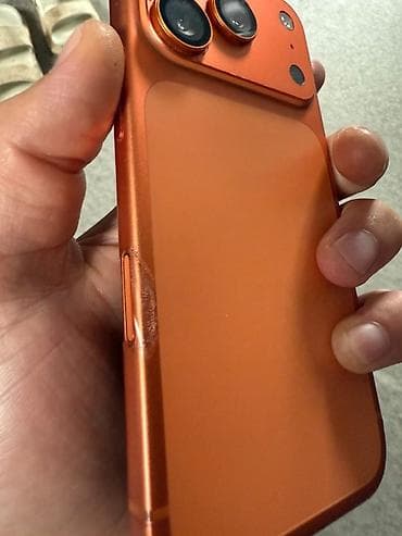 iph: IPhone 17 Pro, Б/у, 256 ГБ, Оранжевый, Наушники, Зарядное устройство, Защитное стекло, 100 % — 1