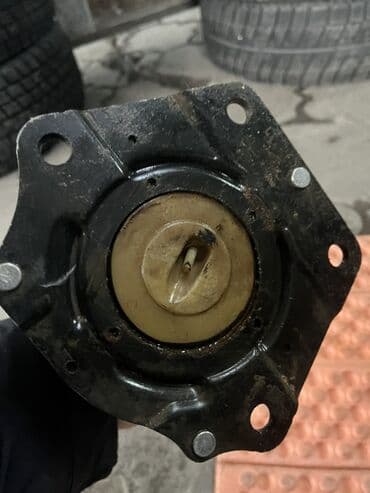 крепление для номера: Подушка мотора Honda 2001 г., Оригинал, Япония — 4