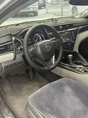Toyota Camry: 2017 г., 2.5 л, Автомат, Гибрид, Седан — 7