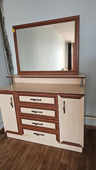 Спальные гарнитуры: Спальный гарнитур в классическом стиле, цвет – светлый дуб с — 2