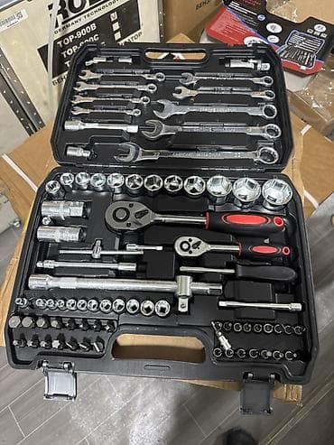 tools: Набор инструментов в кейсе, 82 предмета Состав и особенности: - — 1