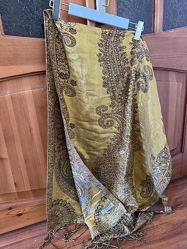 Личные вещи: Набор женской одежды (4 предмета): 1) Платок/бандана с принтом — 8