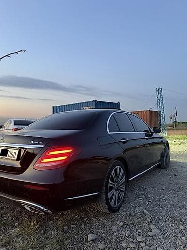 Mercedes-Benz E-Class: 2018 г., 3 л, Автомат, Бензин, Седан — 2