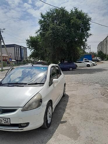 Продажа авто: Honda Fit: 2002 г., Автомат, Хэтчбэк — 9