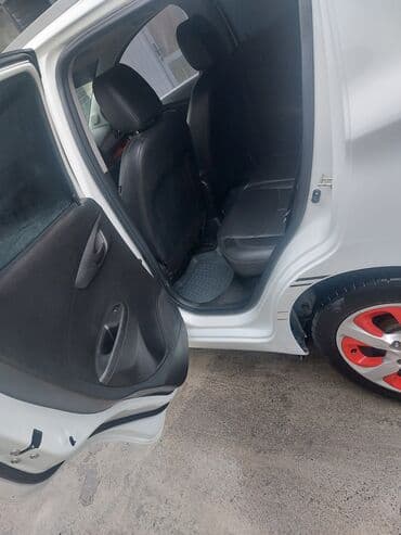 авто в рассочку: Chevrolet Spark: 2016 г., 0.1 л, Автомат, Бензиновая, Хэтчбэк — 5