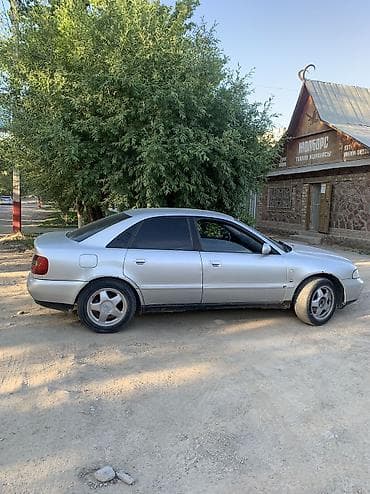 Audi: Audi A4: 1997 г., 1.8 л, Кол менен иштөөчү, Бензин, Седан — 4