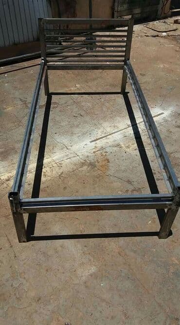 кровать железный: Спальный гарнитур, Двуспальная кровать, Металл, цвет - Черный — 9