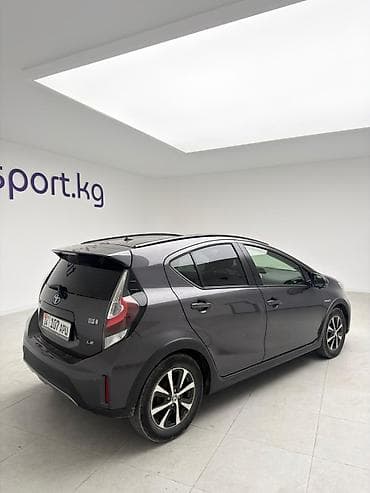 prius: Toyota Prius C: 2019 г., 1.6 л, Автомат, Гибрид, Хэтчбэк — 5