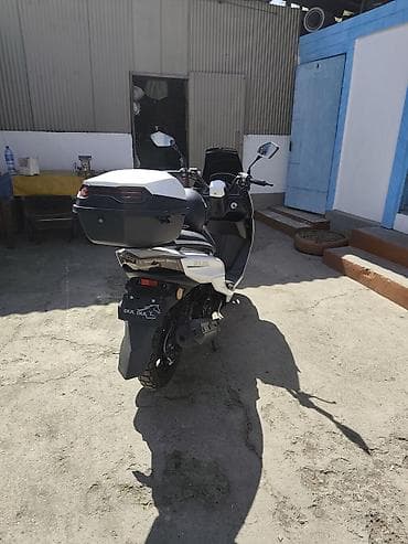 мотороллер бука: Макси-скутер 150 куб. см, Бензин — 4