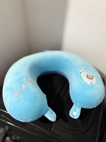 швейный станок: Подушка для перелетов. Оочень удобная, новая. Можно снять постирать! — 2