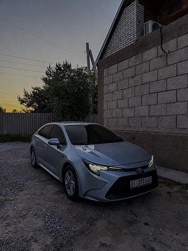 corolla: Toyota Corolla: 2019 г., 1.8 л, Вариатор, Гибрид, Седан — 1