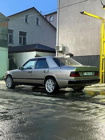 john dere: Mercedes-Benz W124: 1989 г., Седан — 7