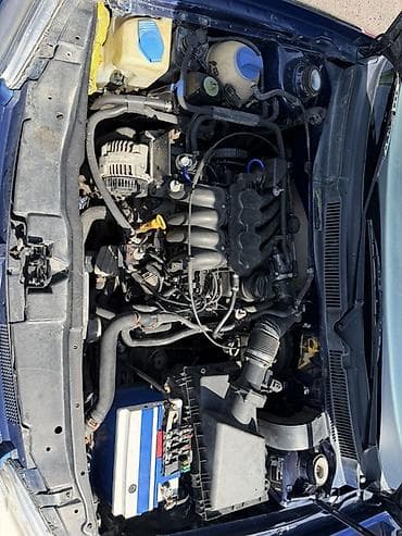 авто рага: Volkswagen Golf: 1999 г., 1.6 л, Кол менен иштөөчү, Бензин, Хетчбек — 10