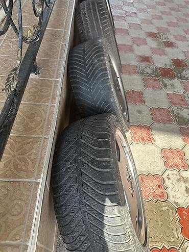 Транспорт: Колеса в сборе 235 / 45 / R 17, Лето, Б/у, Комплект, Легковые, Литые, отверстий - 5 — 6