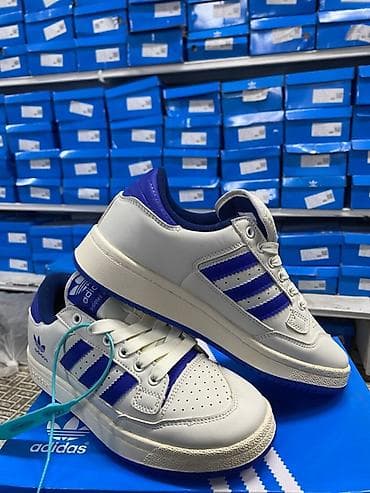 спорттук кийимдер: Эркектердин кроссовкасы, 41, Adidas Originals, Жаңы, түсү - Ак, Акысыз жеткирүү — 1