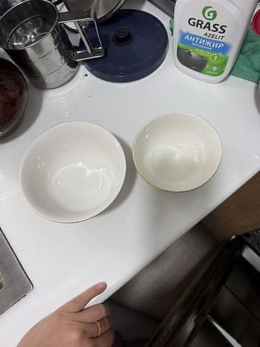 полировочный круг: Набор столовой посуды из тонкого фарфора с золотистым кантом и нежным — 8