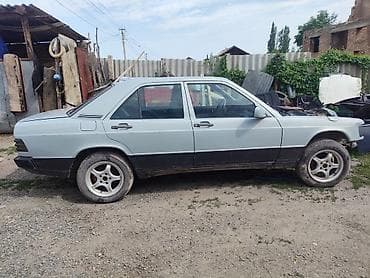 v class: Mercedes-Benz 190: 1986 г., 2 л, Механика, Бензин, Седан — 4