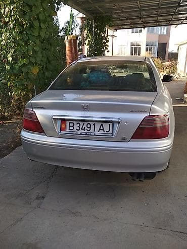Honda Accord: 2000 г., 1.8 л, Механика, Седан