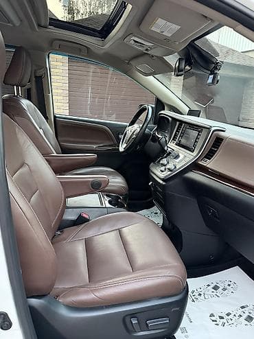 Toyota Sienna: 2018 г., 3.5 л, Автомат, Бензин, Минивэн — 8