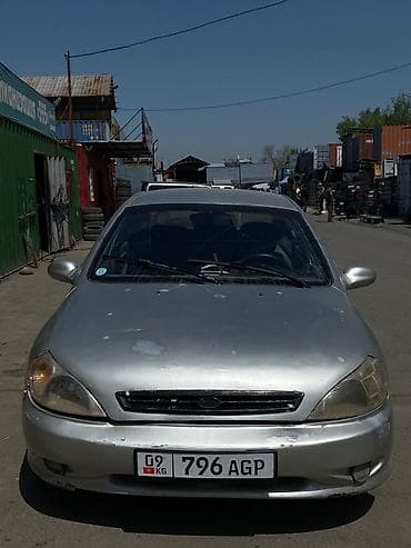 tayota progres: Седан компакт-класса, серебристый цвет, 4 двери, 5 мест. Легкосплавные — 4