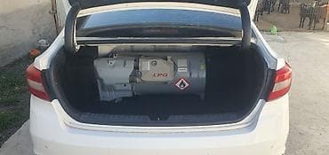 салон автомобиля: Hyundai Sonata: 2018 г., 2 л, Автомат, Газ, Седан — 7