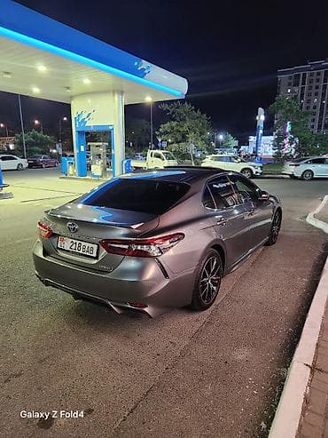 step 2: Toyota Camry: 2022 г., 2.5 л, Автомат, Гибрид, Седан — 4