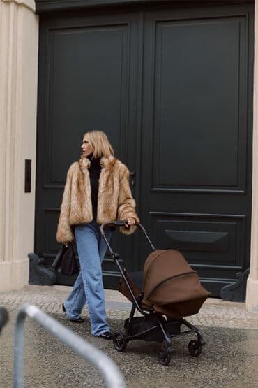 коляска для двоих детей разного возраста: Коляска, цвет - Коричневый, Б/у — 2