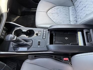 q 7: Toyota Highlander: 2021 г., 2.5 л, Автомат, Гибрид, Кроссовер — 8